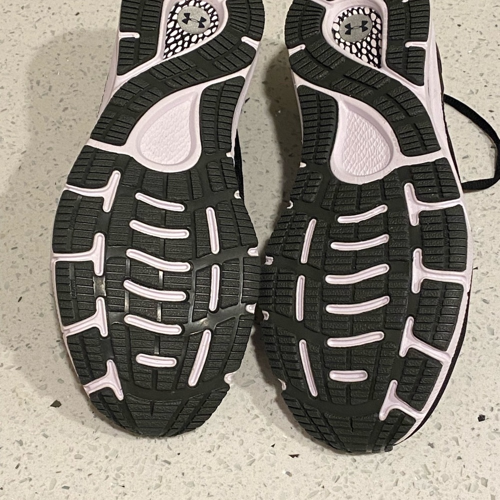 Women’s Hova Sonic Under armor sneakers - Picture 4 of 5